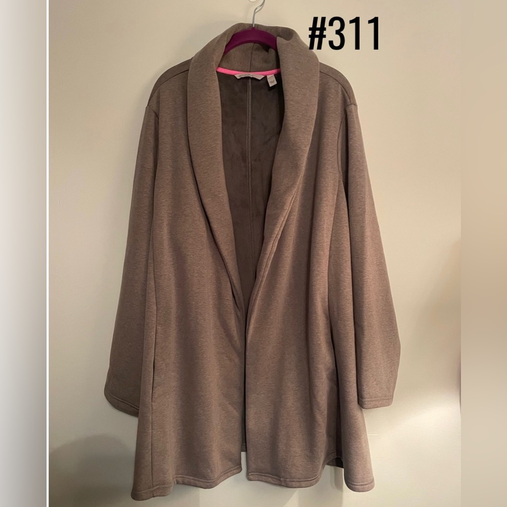 Isaac Mizrah Live! 4x cape, open front closure, has pockets!  $25 NEW